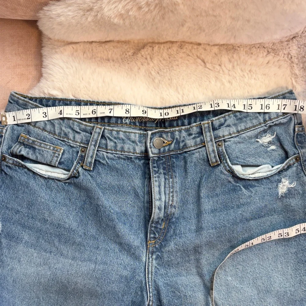 Universal Thread Classic High Rise Straight Jeans - Picture 5 of 11